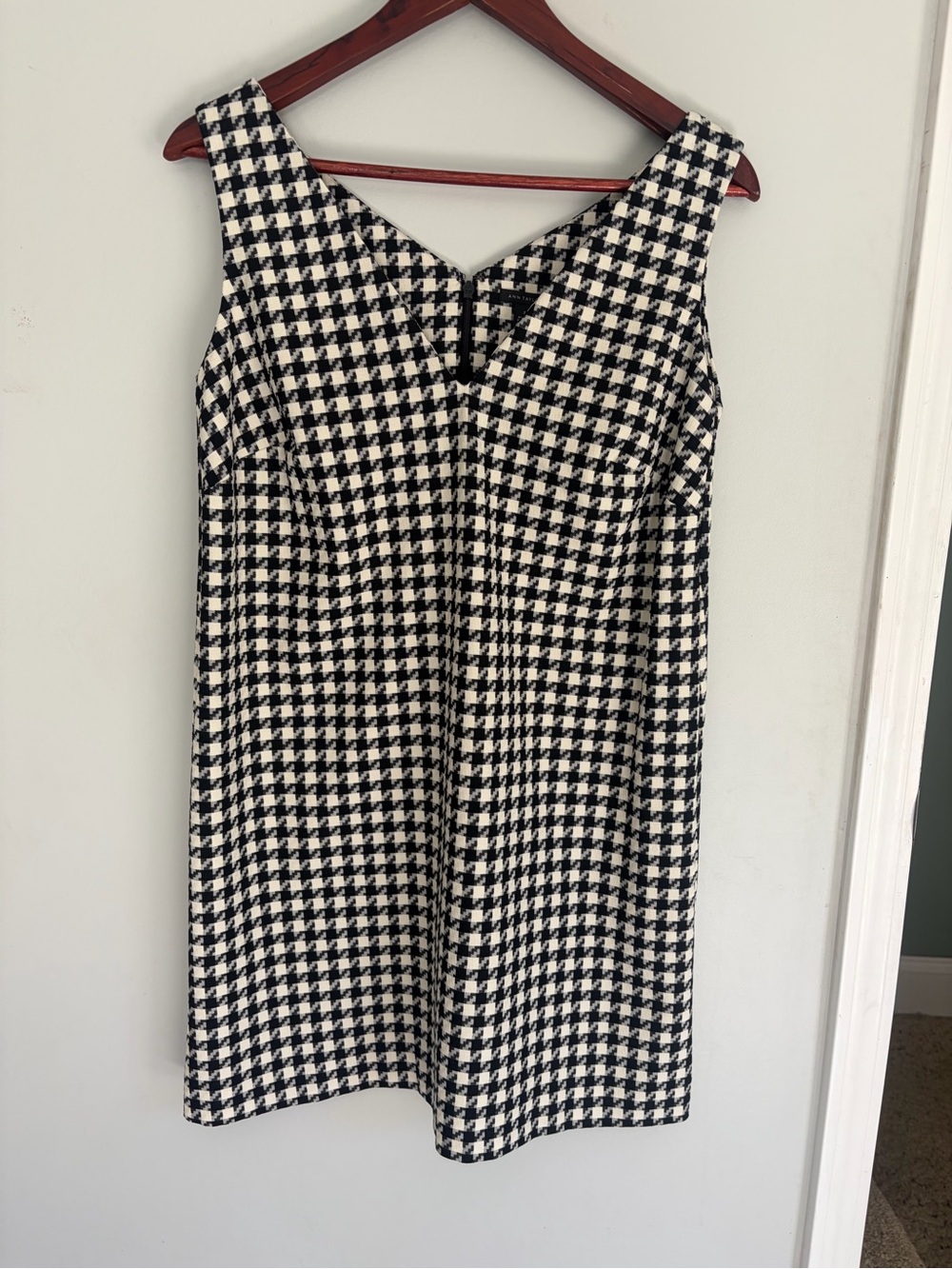 Ann Taylor Black and White Houndstooth Sleeveless Mini Dress NWT!
